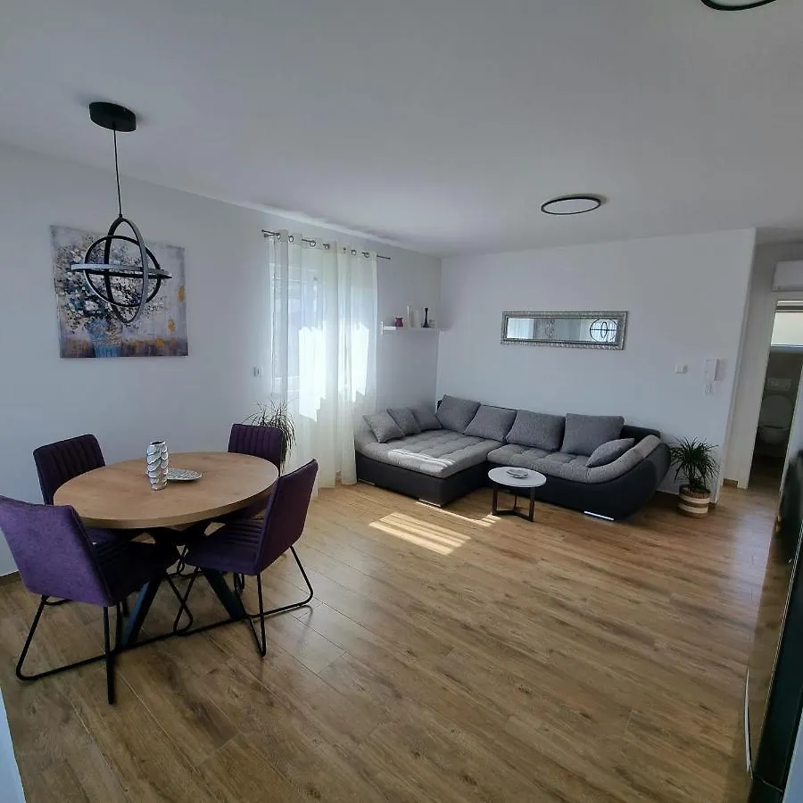 Apartments Happiness Trogir 0*,