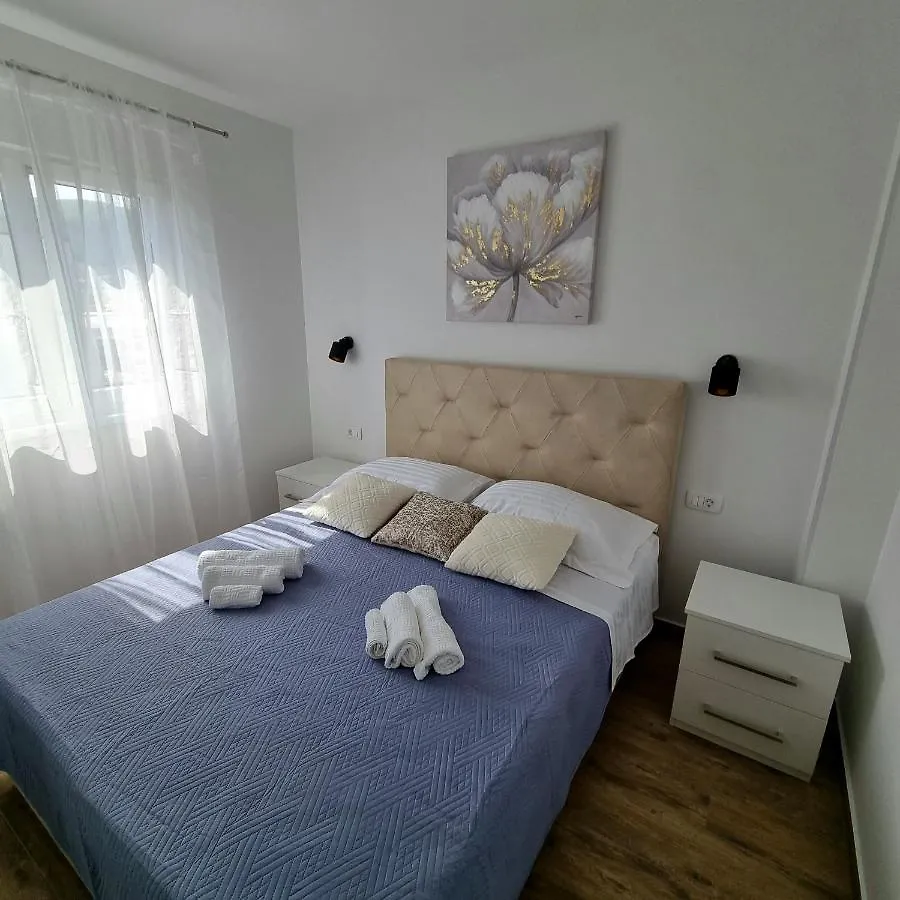 Apartments Happiness Trogir 0*,